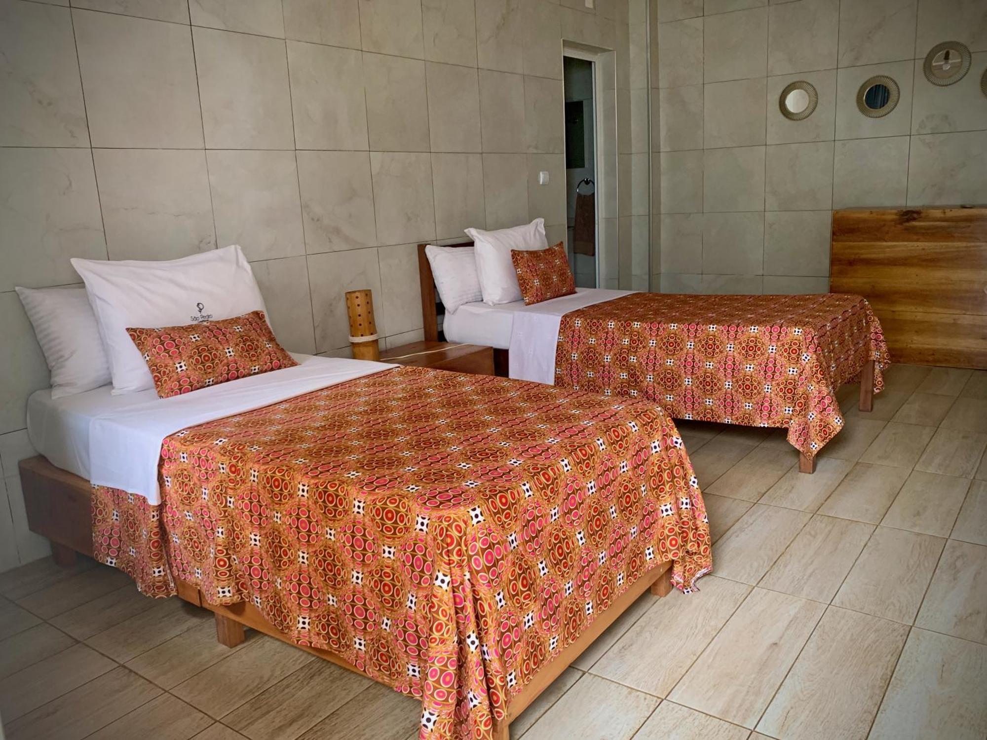 Sao Pedro Guesthouse Sao Tome Bagian luar foto